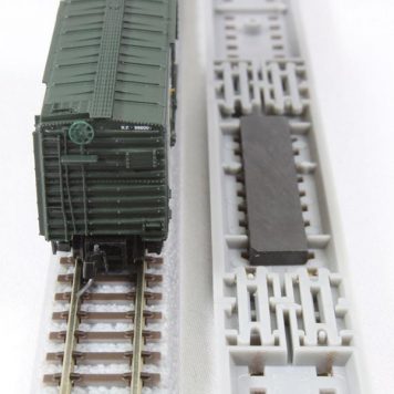 R037 Rokuhan Uncoupling Track Micro-Trains