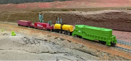 EMD GP8 Green US Freight Train Set Scene