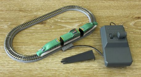 Rokuhan Z-Shorty E5 Type Shinkansen Hayabusa Starter Set SG001-1