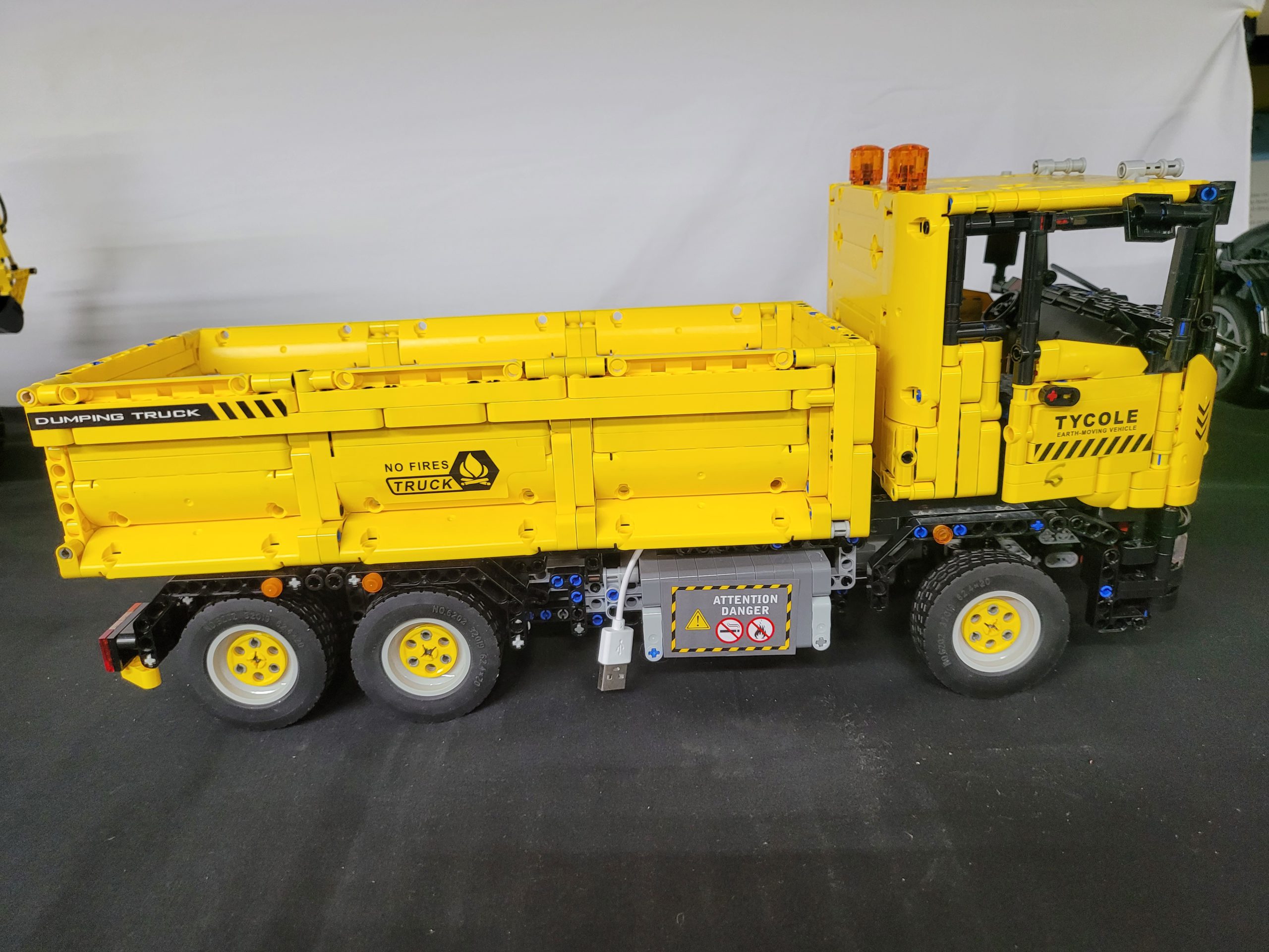 lego dump truck