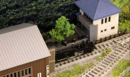 Rokuhan Z Scale Automatic Opening And Closing Engine House Brown S070 2 Top View